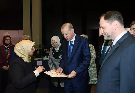 Cumhurbaşkanı Erdoğan Saklı Kalanlar sergisini ziyaret etti