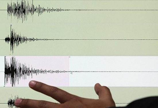 Endonezya, 6 büyüklüğünde deprem ile sarsıldı