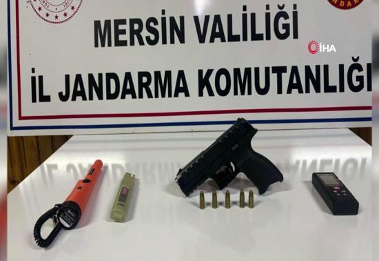 Eski vali ve emekli albay kaçak kazıda yakalandı