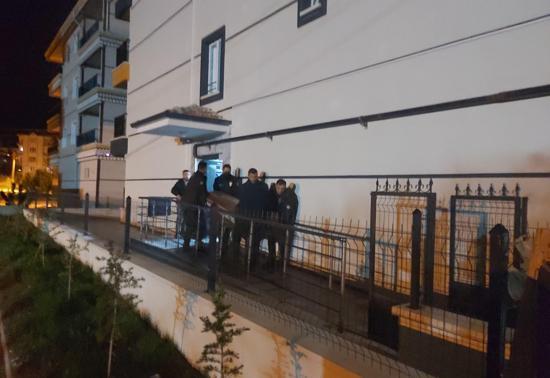 Ankarada komşu vahşeti Cinayet ertesi gün fark edildi: Genç kadını öldürüp intihar etti...