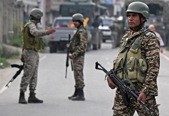 Çin, Hindistan ve Pakistana itidal çağrısı yaptı