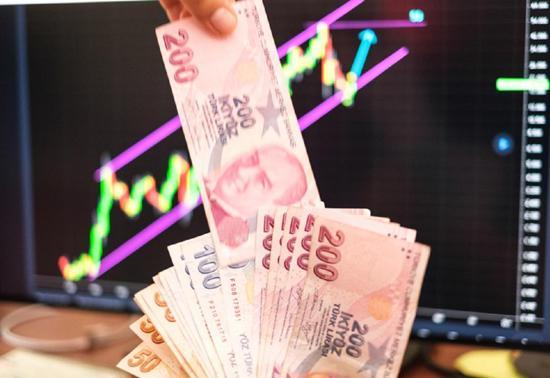 Yatırımcısına dikkat: Bankalarda yüksek faiz rüzgarı 1 yılda dikkat çeken getiri...