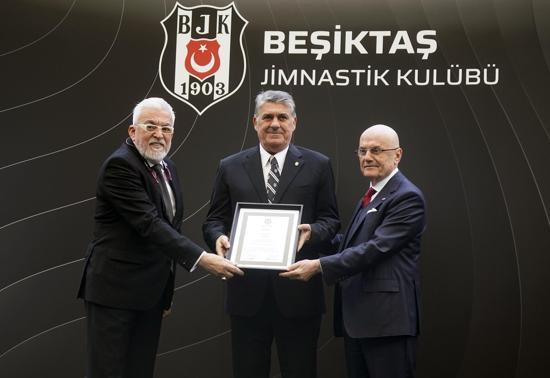 Beşiktaş Başkanı Serdal Adalı, mazbata töreninde konuştu: Gün istikrar günüdür