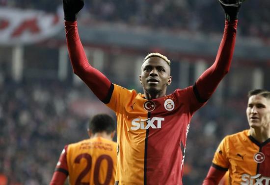 Victor Osimhen, teklifi kabul etti Anlaşmanın detayları…