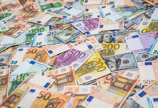 Commerzbank’tan yeni dolar ve euro tahminleri