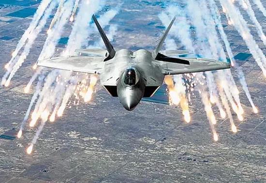İsrail-İran savaşında kritik eşik: F-22 RAPTOR