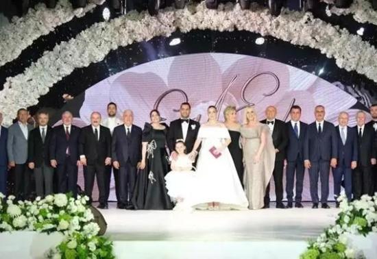 Sinan Enginin Kızı Elif Engin ile Ahmet Ahlatcının Oğlu Ahmet Emin Ahlatcı Evlendi