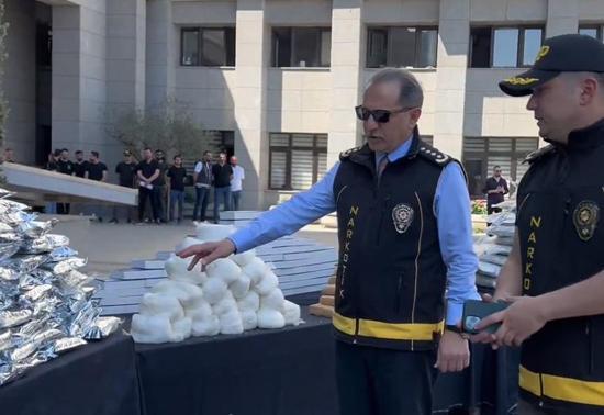 Uluslararası uyuşturucu ticareti yapan suç örgütlerine operasyon: 172 kişi tutuklandı