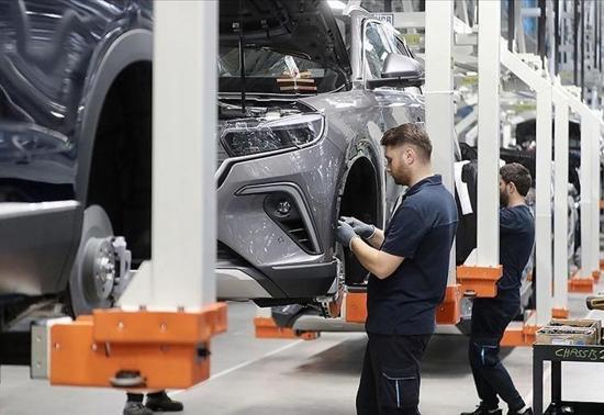 Türkiye 2024’te sanayi üretiminde rekor kırdı Otomobilden güneş paneline dev hacim