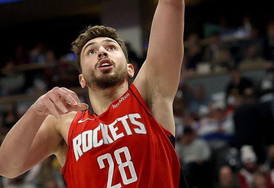 Alperen Şengün, triple-doubleın ucundan döndü