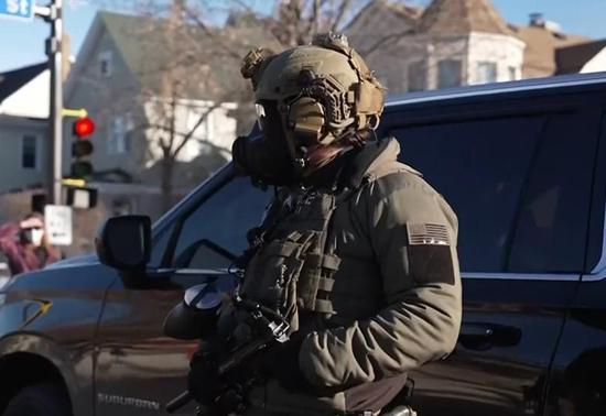 ABDde göçmen polisi durmuyor… Yine şiddet baş gösterdi