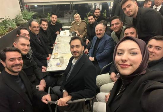 Ankara’nın kalbinde sahur buluşması: Saraçoğlu’ndaki buluşmaya sürpriz ziyaret