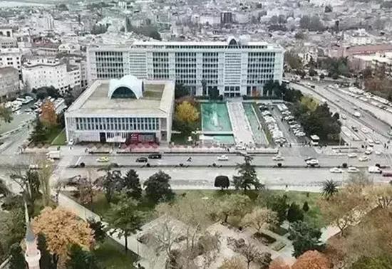İBB'ye yönelik 'Yolsuzluk' davasında duruşma yarına ertelendi