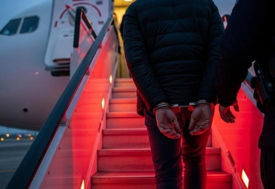 42'si kırmızı bültenle aranan 90 suçlu Türkiye'ye getirildi
