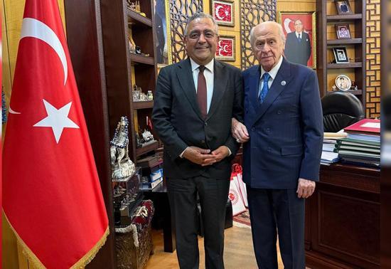 Devlet Bahçeli, Diyarbakır Milletvekili Sezgin Tanrıkulu ile bir araya geldi