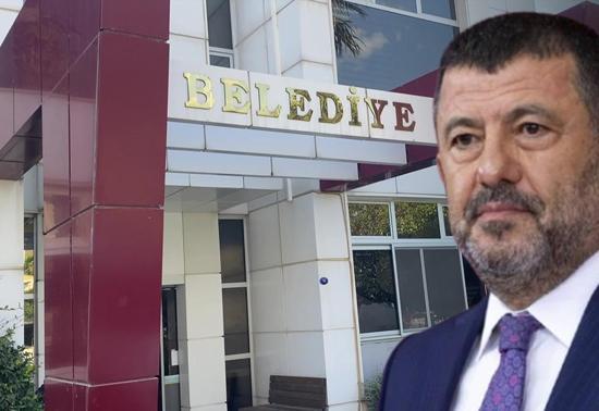 Seferihisar Belediyesi'ne operasyon! CHP'li Veli Ağbaba'nın danışmanı kendini böyle savundu