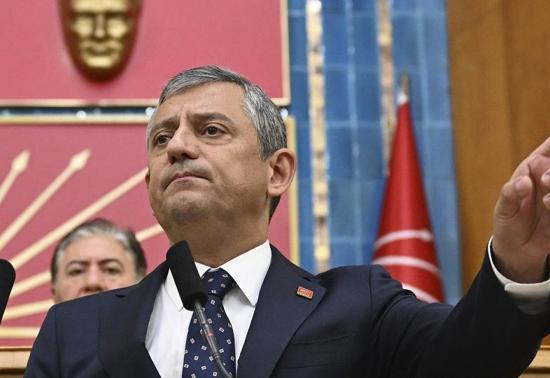 O başkanlar neden CHP'de kaldı? Özgür Özel "geride bırakmayız" demişti
