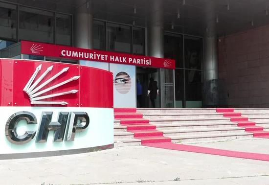 CHP'de gergin grup toplantısı
