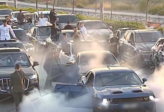 Düğün konvoyunda yol kapatanlara 695 bin TL ceza