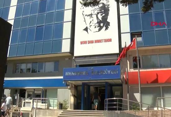 SON DAKİKA! Menderes Belediyesi'ne operasyon