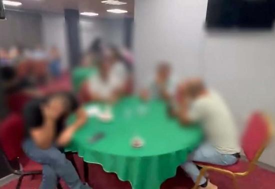 Düğün salonu görünümlü kumarhaneye polis baskını