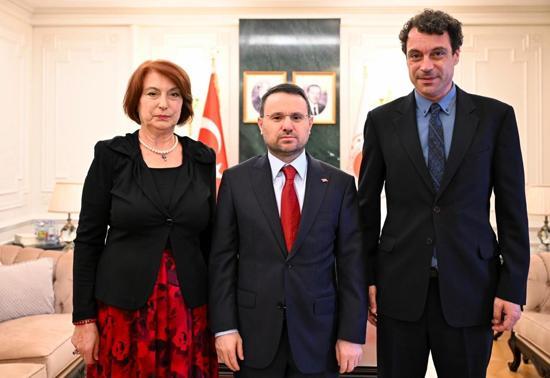 Adalet Bakanı Gürlek, Uğur Mumcu ve Behçet Oktay'ın aileleri ile görüştü