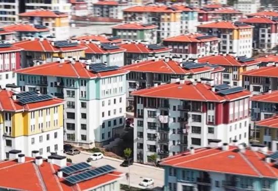 Çevre, Şehircilik ve İklim Değişikliği Bakanlığından Osmaniye'deki afet konutları paylaşımı