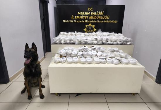 Mersin'de 3,5 kilo kokain, 122 kilo esrar ele geçirildi; 3 gözaltı