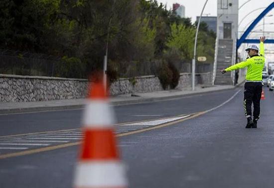 İstanbul'da bazı yollar trafiğe kapatıldı