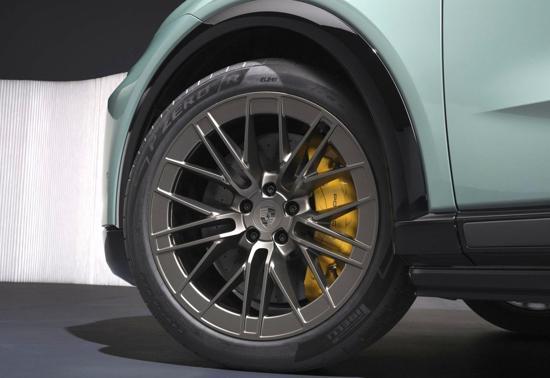 P Zero, elektrikli Porsche Cayennede