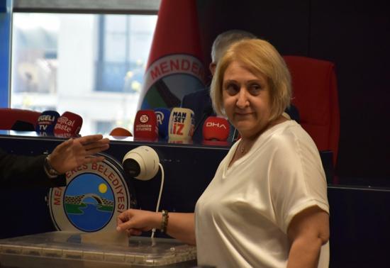 SON DAKİKA! İzmir Menderes Belediyesi AK Parti'ye geçti