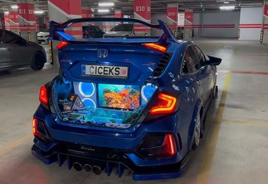 Araç bagajında akvaryum! Modifiye tutkunu gençten ilginç tasarım