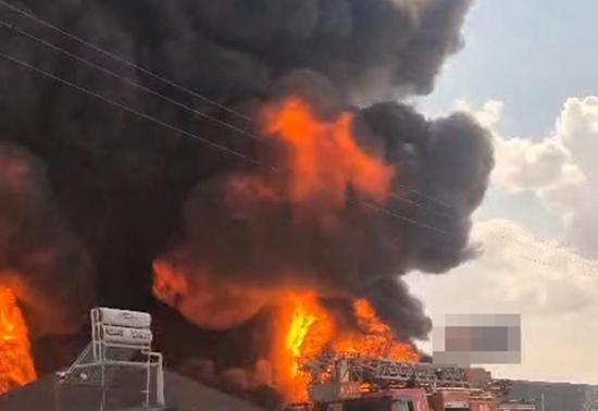 Elazığ’da fabrika yangını; ekipler müdahale ediyor