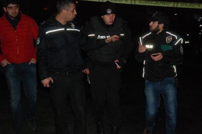 Gaziosmanpaşada polise saldırı: 1 ölü, 1 yaralı