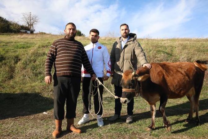 İnek parası ile katıldığı şampiyonadan Avrupa 3üncüsü olarak döndü