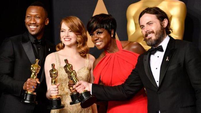 Oscar töreninde bir ilk: Müslüman oyuncu Mahershala Aliye ödül