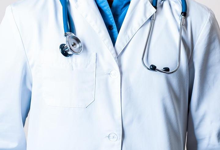 Kaşıntı İçin Hangi Doktora Gidilir? Kaşıntıya Hangi Bölüm Bakar?