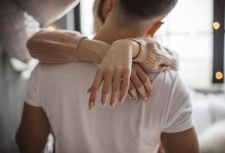 Öpmek, öpüşmek orucu bozar mı? Oruçluyken eşlerin birbirini öpmesi orucu bozar mı? Diyanet bilgisi!