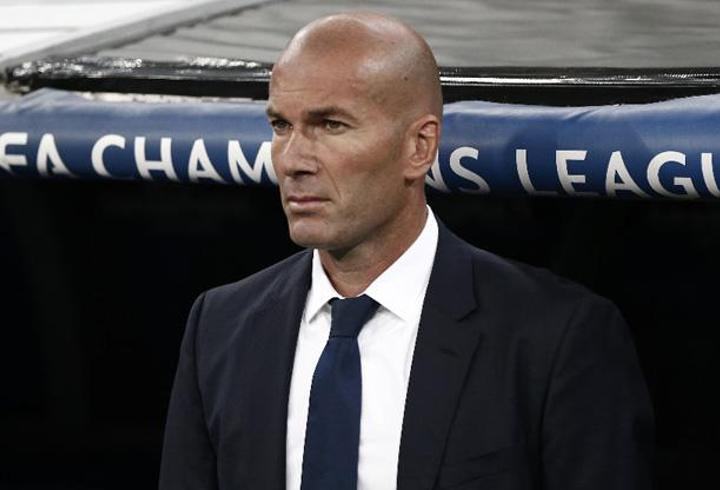 Fransa, Zinedine Zidane'a emanet
