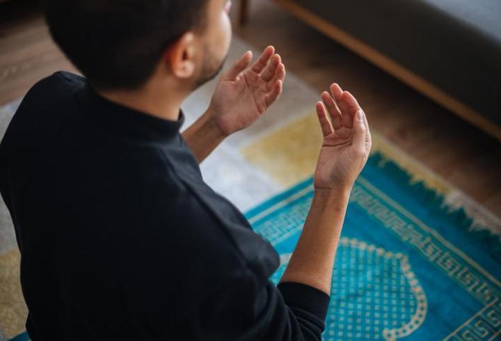 Dua ile İlgili Hadisler: Peygamber Efendimizin Dua ile İlgili Sözleri...