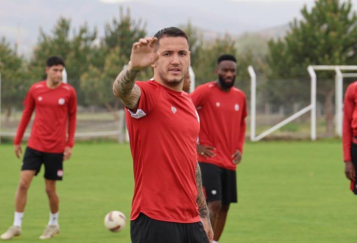 Sivasspor'da 3 isim milli takımlarından davet aldı
