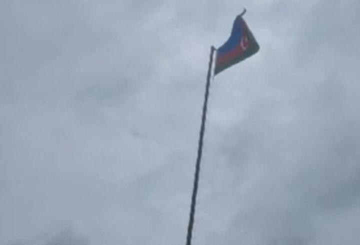 Ermenistan'ın iade ettiği 4 köyde Azerbaycan bayrağı dalgalandı