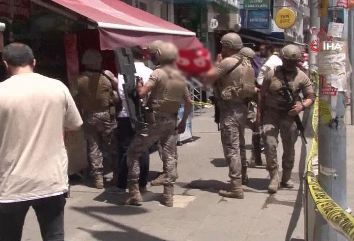 Kuruyemiş dükkanında terör estirdi… Cam parçası ile dükkan sahibini rehin aldı