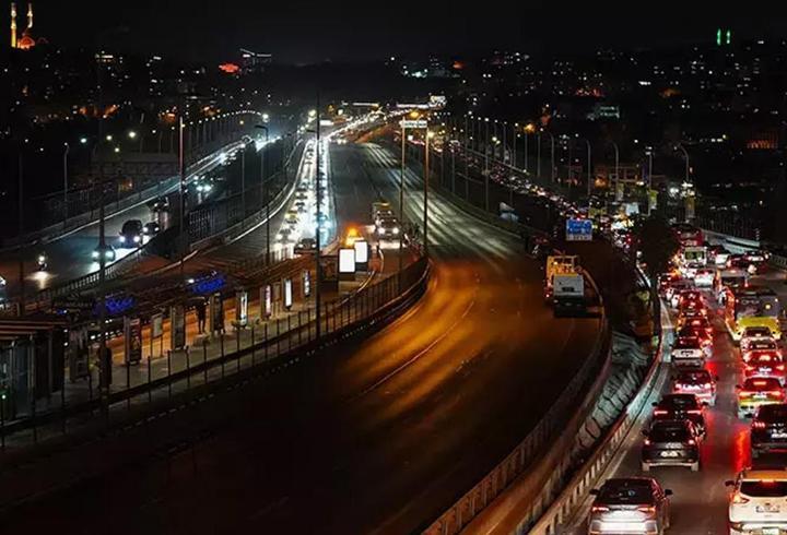 Dikkat! Haliç Köprüsü'nün Kadıköy istikameti trafiğe kapatıldı