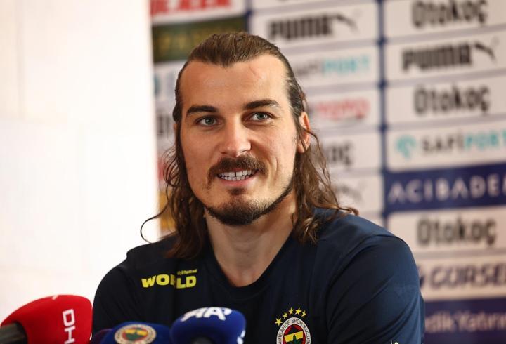 Fenerbahçe'de ayrılıklar açıklandı! Çağlar Söyüncü defteri kapandı...