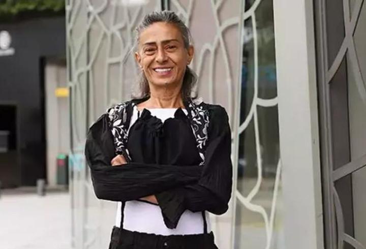 Yıldız Tilbe muhabirlerin fotoğraf isteğini kırmayıp poz verdi