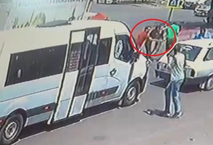 Minibüs şoförü, trafikte karşılaştığı husumetlisini tabancayla vurdu