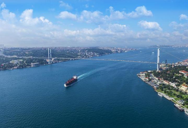 SON DAKİKA HABERİ... Bakanlık duyurdu: İstanbul Boğazı güney-kuzey yönlü gemi trafiğine açıldı