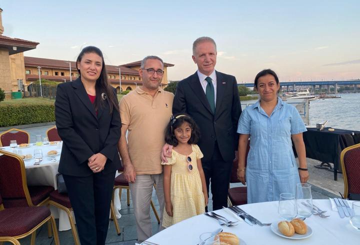 İstanbul Valisi Gül, 15 Temmuz Şehit aileleri ile bir araya geldi