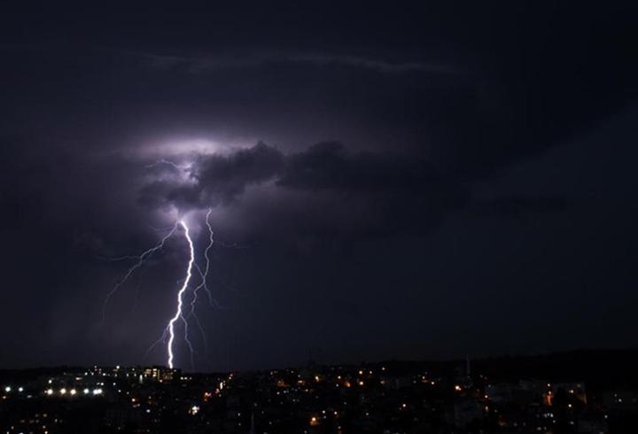 Meteoroloji'den 3 il için gök gürültülü sağanak uyarısı